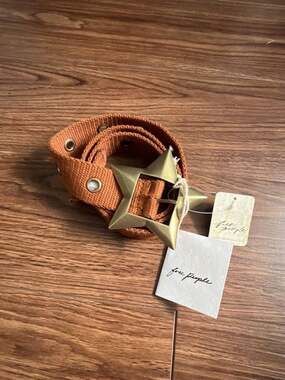 Free People Zoa Star Buckle Web Belt Cognac Brown M/L NWT